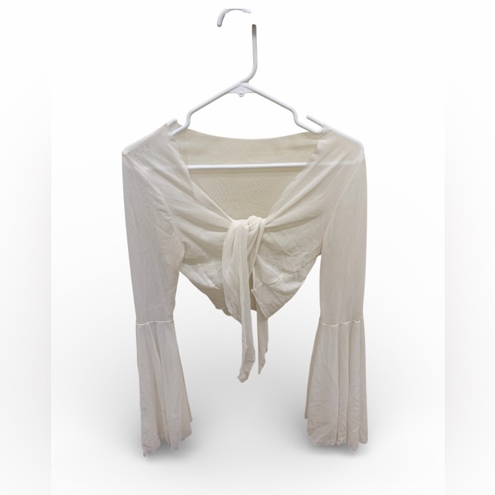 Elegant White Tie-Front Blouse - Picture 4 of 4